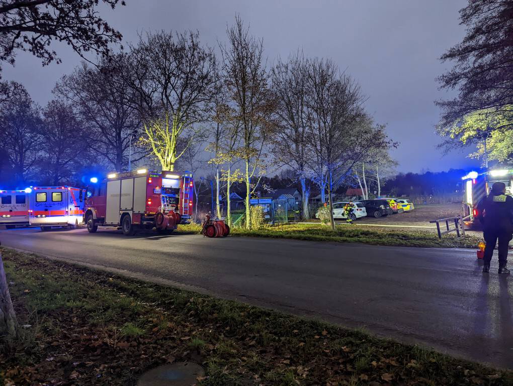 Brennender Schuppen in Kleingartenanlage schnell gelöscht